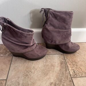Women’s wedge boot